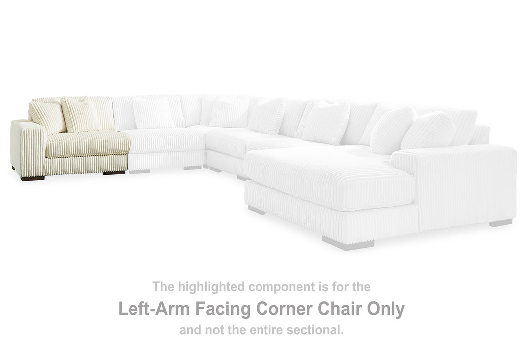 Lindyn Sectional - In Home Furniture (San Antonio, TX)