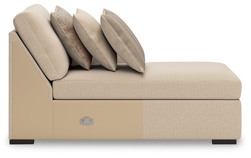 LadyMae Sectional with Chaise - In Home Furniture (San Antonio, TX)