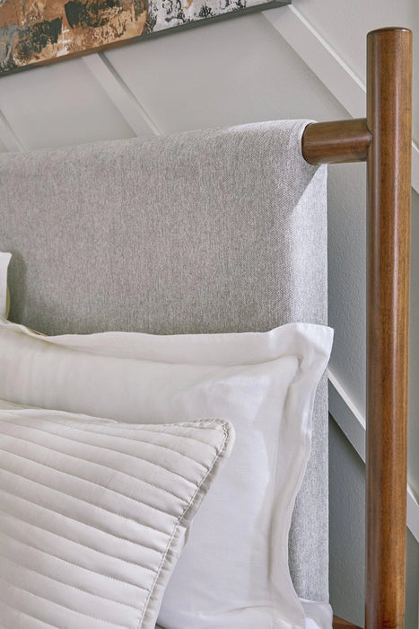 Lyncott Bedroom Set - In Home Furniture (San Antonio, TX)