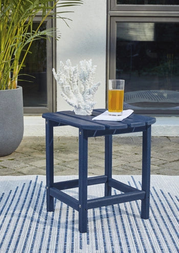 Sundown Treasure End Table - In Home Furniture (San Antonio, TX)