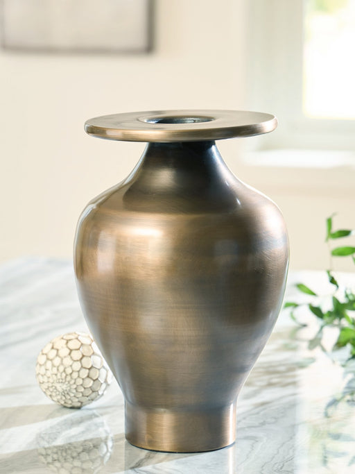 Fedorleigh Vase - In Home Furniture (San Antonio, TX)