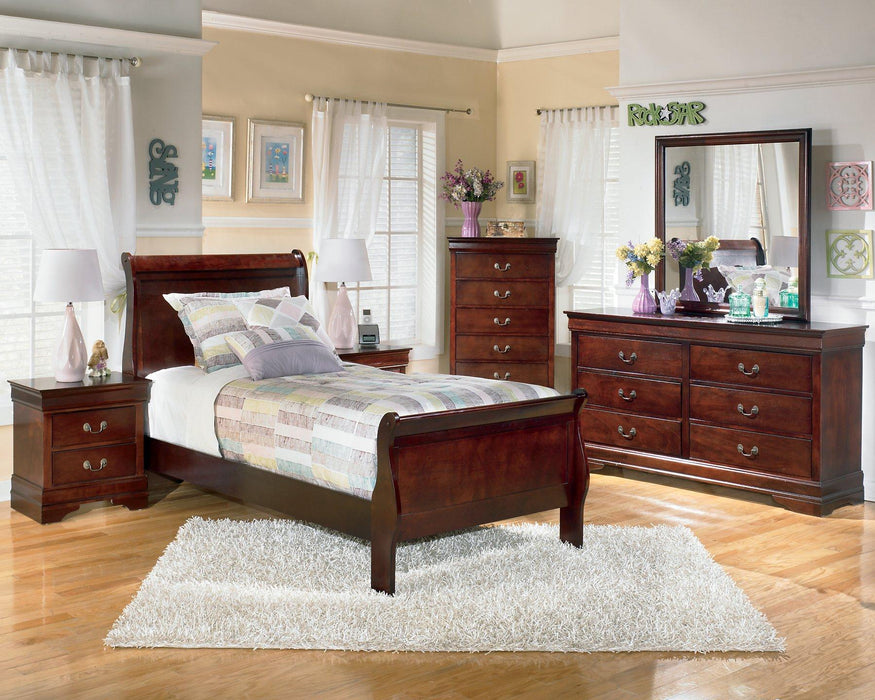 Alisdair Chest of Drawers - In Home Furniture (San Antonio, TX)